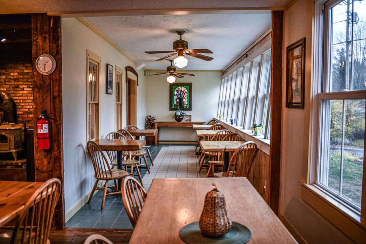 Brook Road Inn Goshen Exterior foto