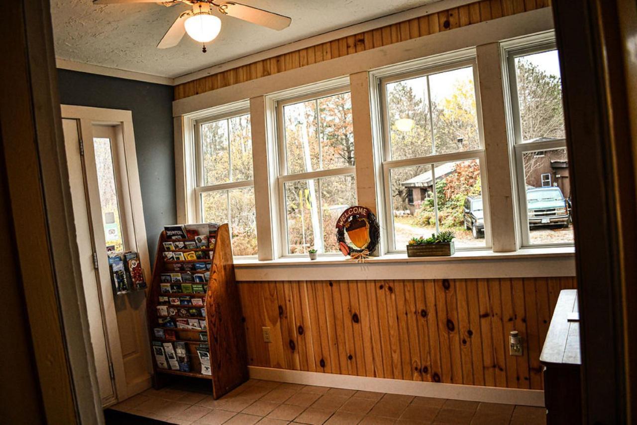 Brook Road Inn Goshen Exterior foto