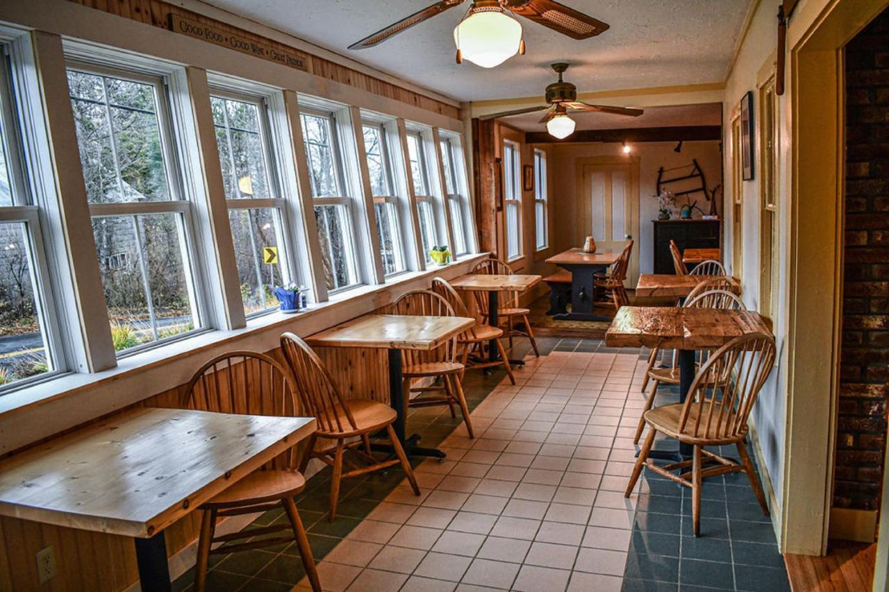 Brook Road Inn Goshen Exterior foto